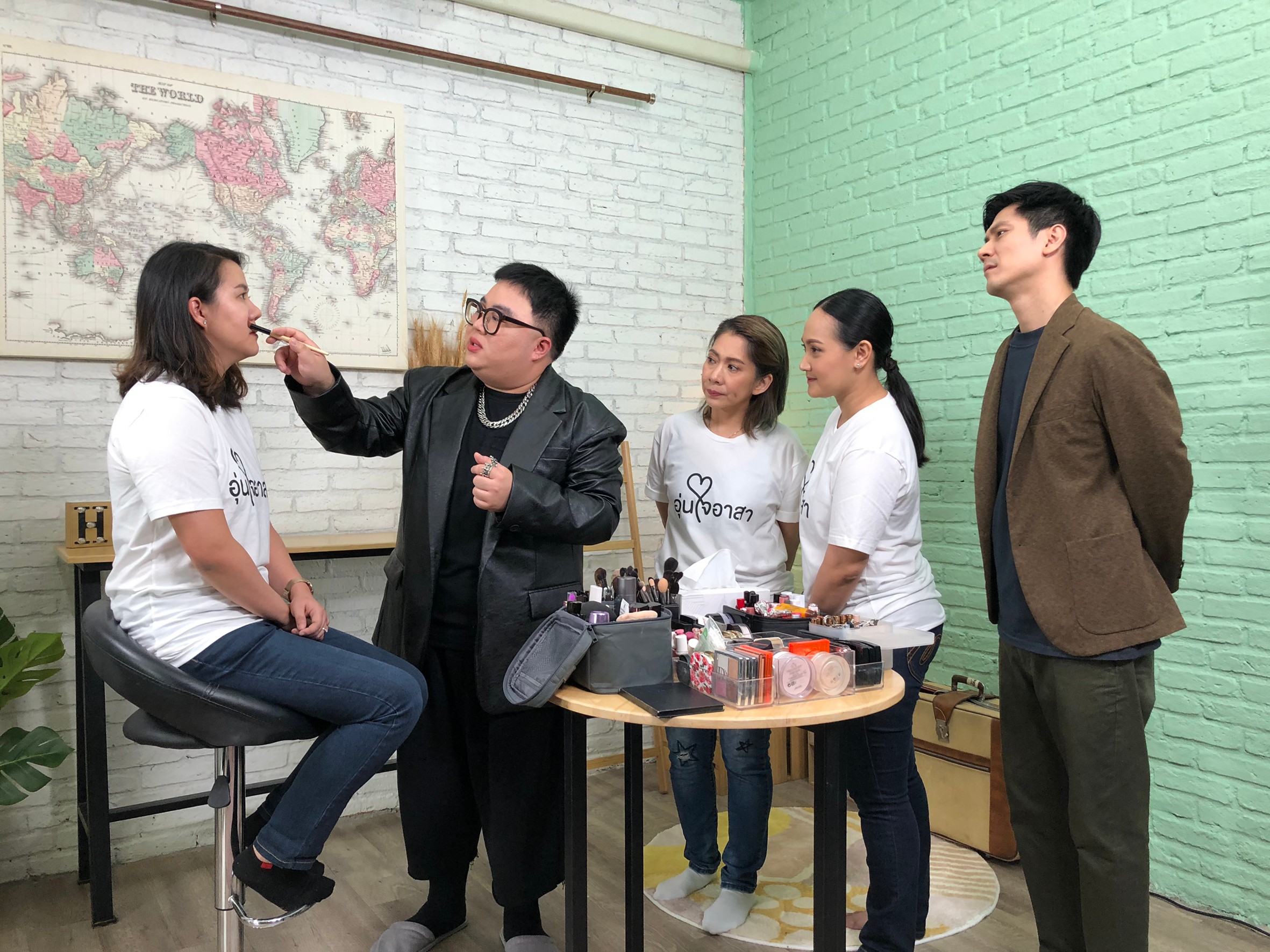 เบื้องหลังการถ่ายทำ  EP 4 : แต่งหน้าอย่างไร รายได้หลักหมื่น
